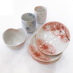 ✨NWT✨ 7-Piece Dinnerware Set